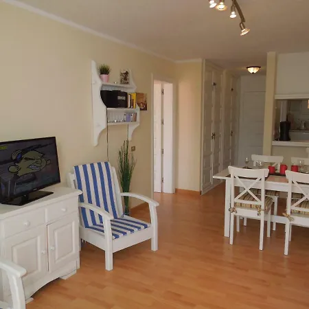 Vistasol, Beach Front With Heated Pool In Parque Santiago 2, Wifi * Playa de las Américas